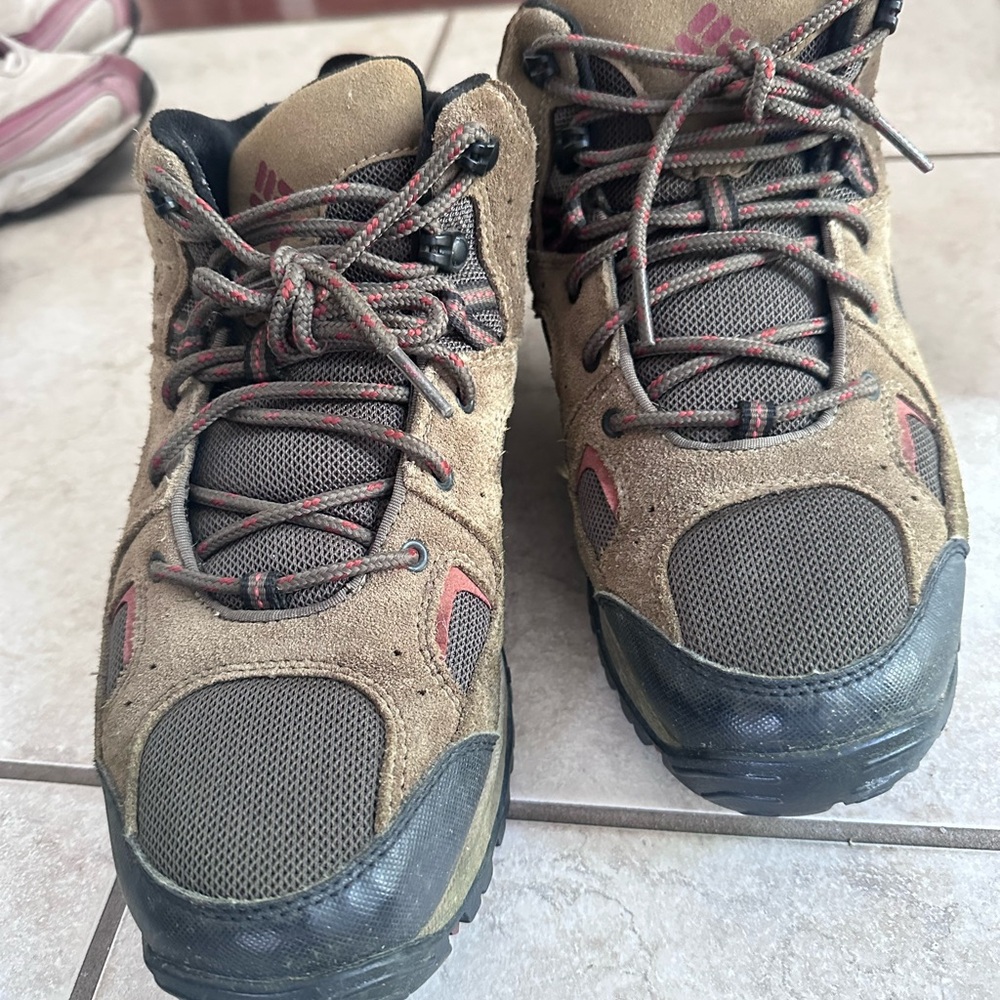 Men’s Columbia Outdoor Boots - Brown and Black
